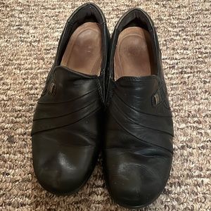 Earth origins black shoes size 7 1/2 M